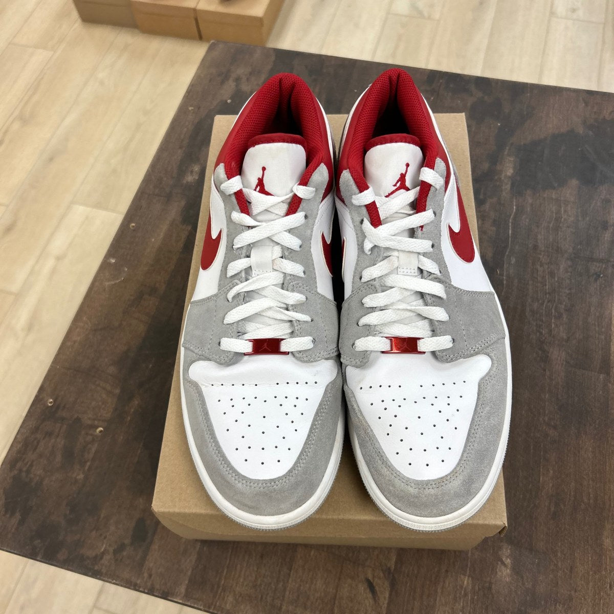 Jordan 1 Low SE Light Smoke Grey Gym Red Size 12 (Pre-Owned) - Image 2