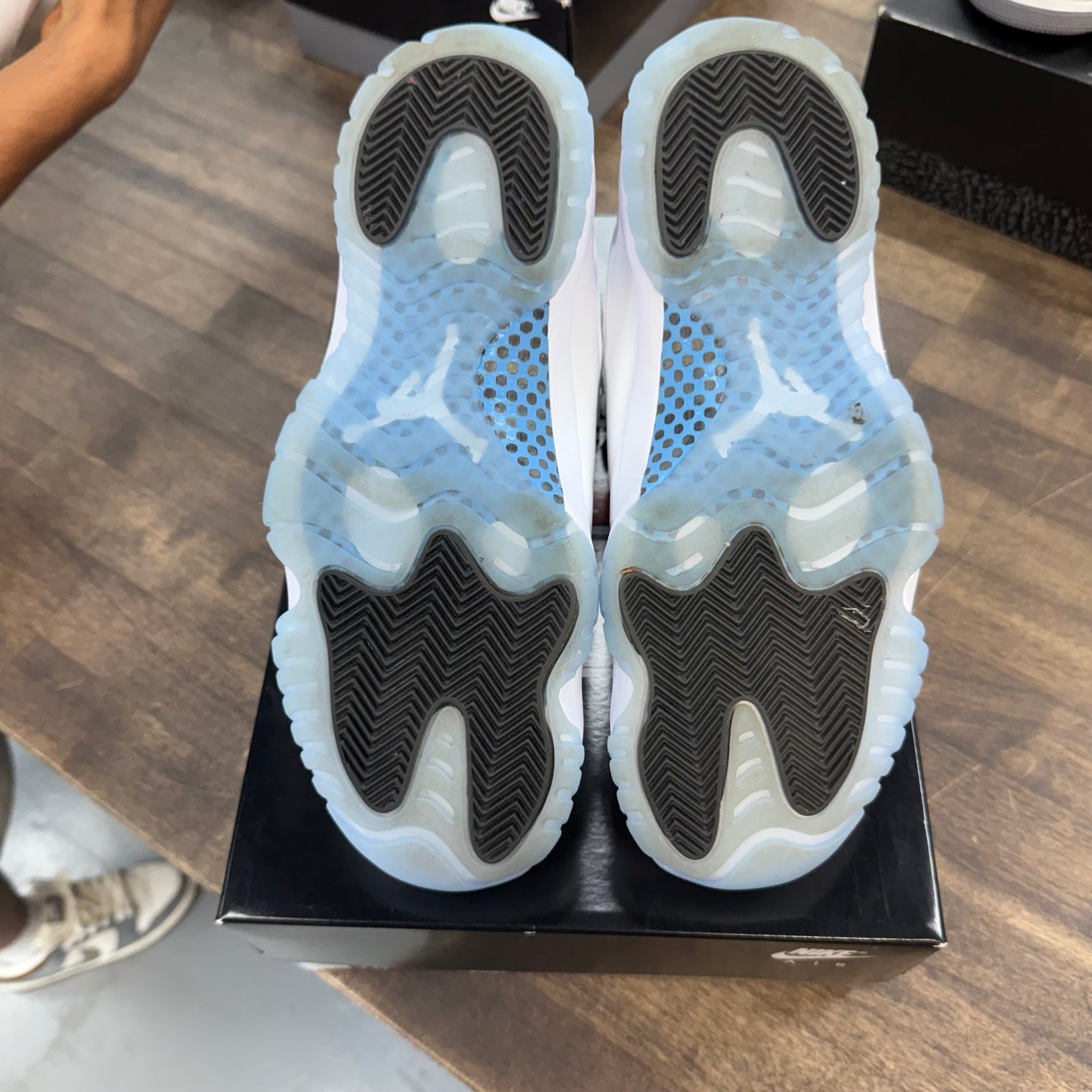 Legend Blue Jordan 11 (2024) (USED)
