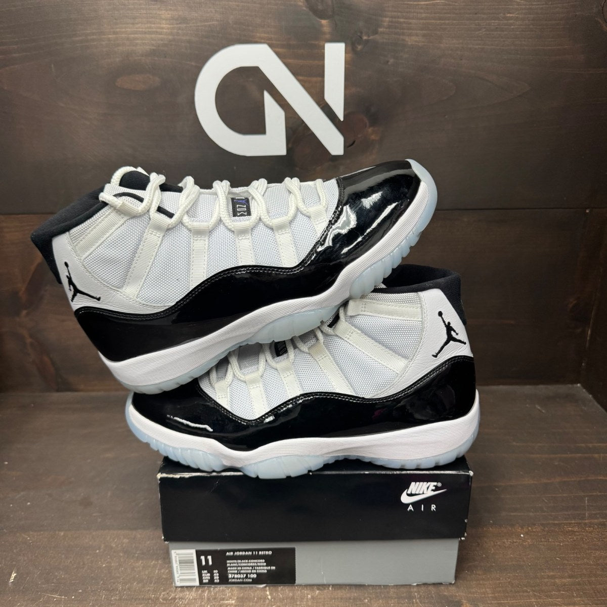 Jordan 11 Retro Concord (2018) - Image 1
