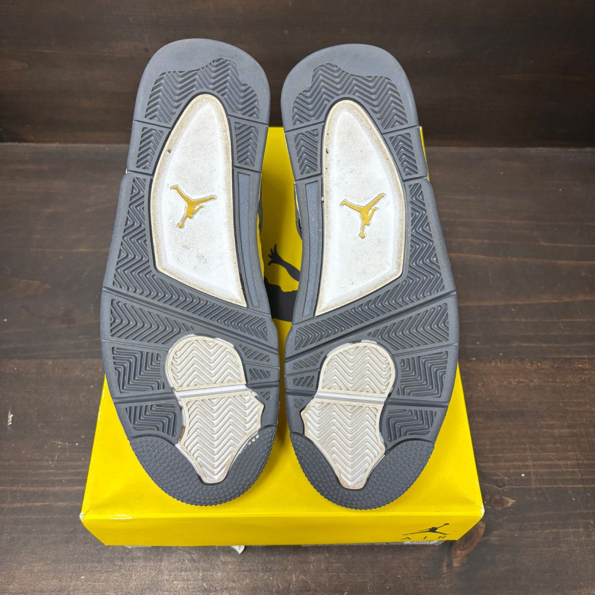Jordan 4 Retro Lightning (2021) - Image 6