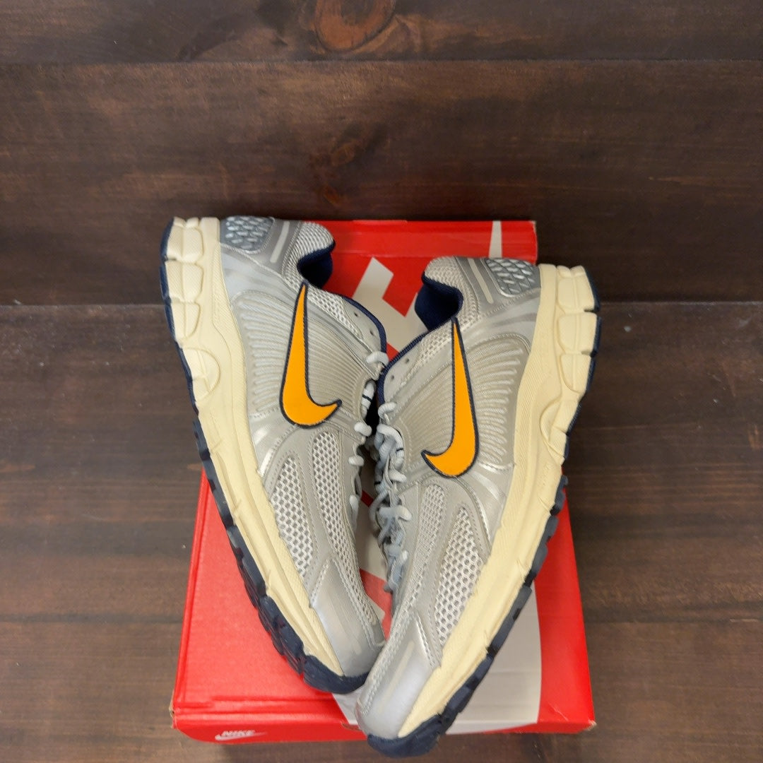 Nike Zoom Vomero 5 Pure Platinum Laser Orange - Image 2