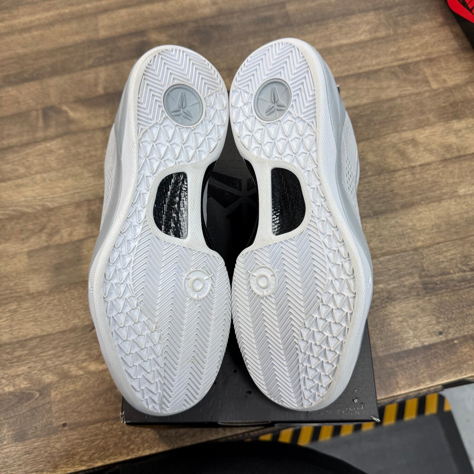 Nike Kobe 8 Protro Wolf Grey (US 8) (USED)