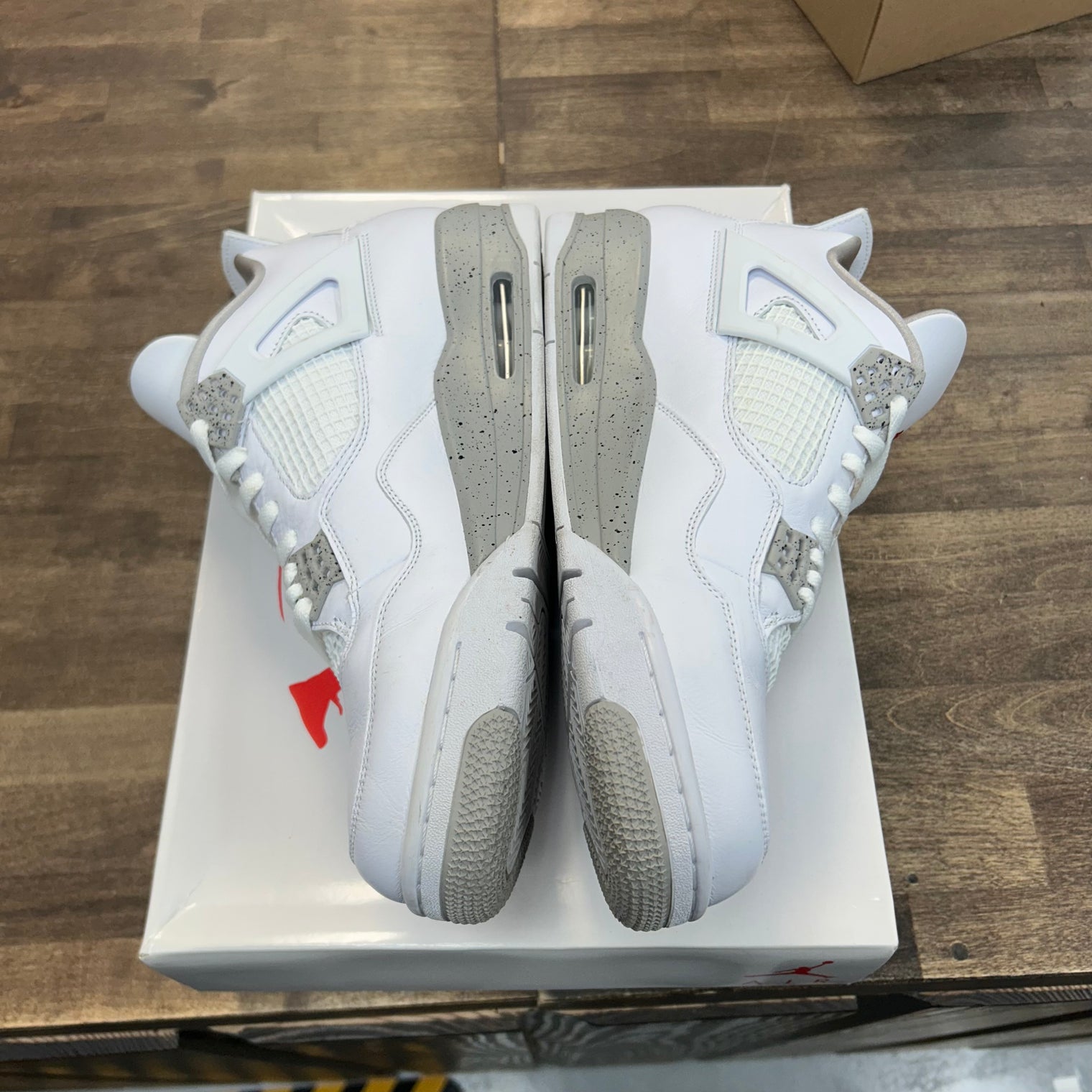 White Oreo Jordan 4 Retro (2021) (USED)