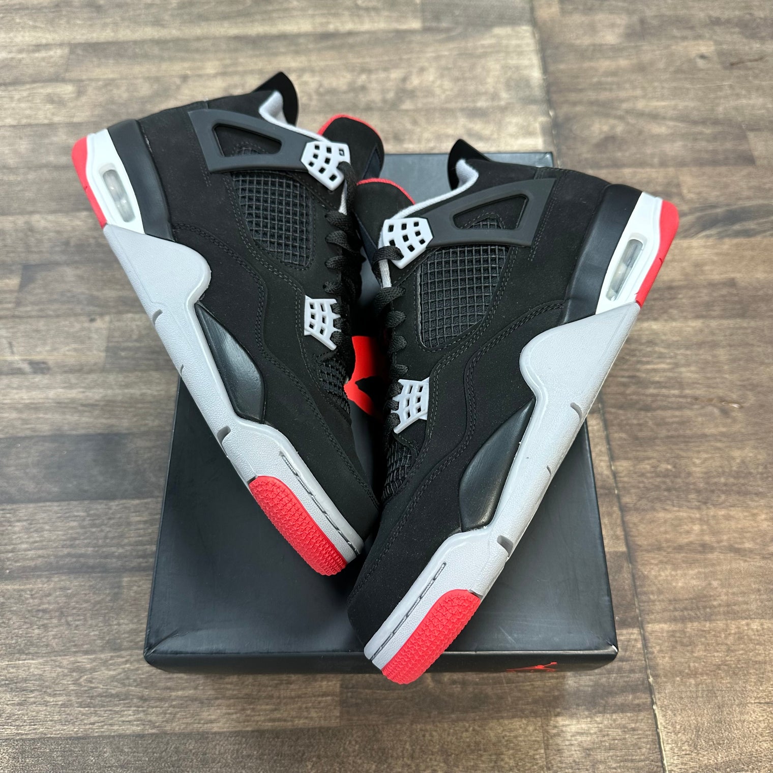 Bred Jordan 4 (2019) (USED)