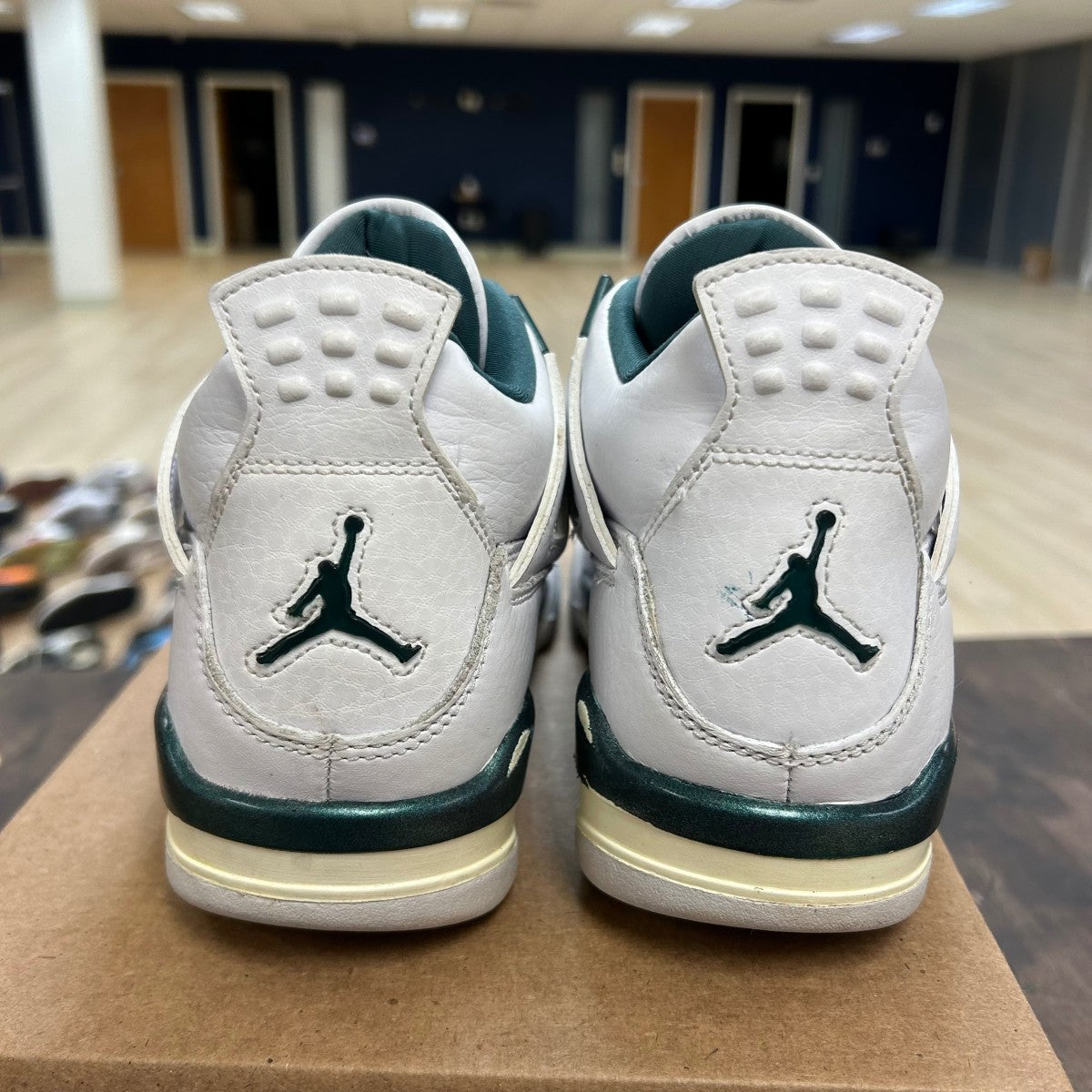 Jordan 4 Retro Oxidized Green (GS) Size 6.5Y (Pre-Owned) - Image 4