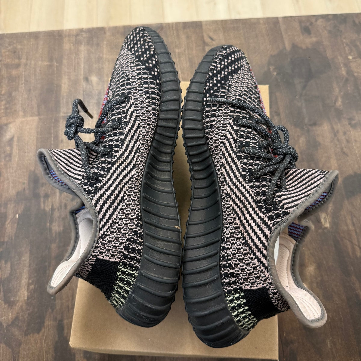 adidas Yeezy Boost 350 V2 Yecheil (Non-Reflective) Size 11.5 (Pre-Owned) - Image 4