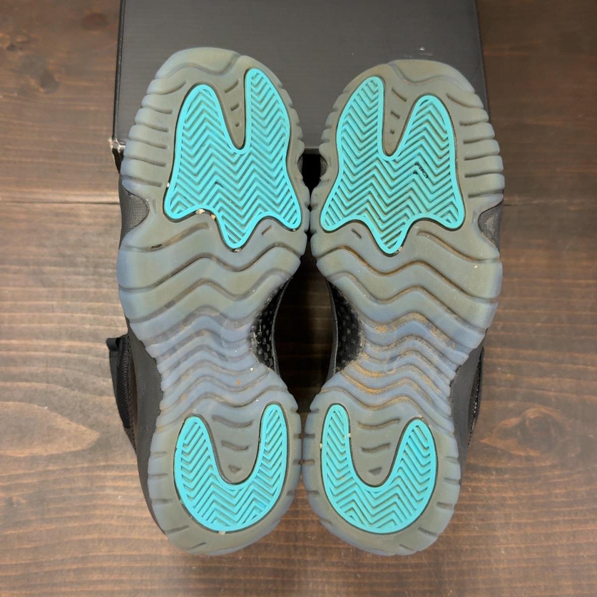 Jordan 11 Retro Gamma Blue (2025) (GS) - Image 9