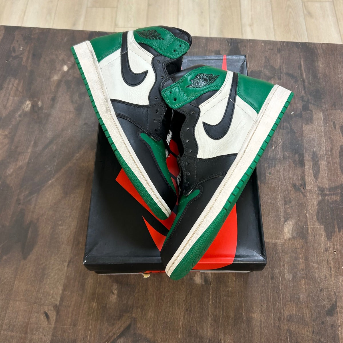 Jordan Pine Green Jordan 1 High (USED) Size 11 (Pre-Owned) - Image 1