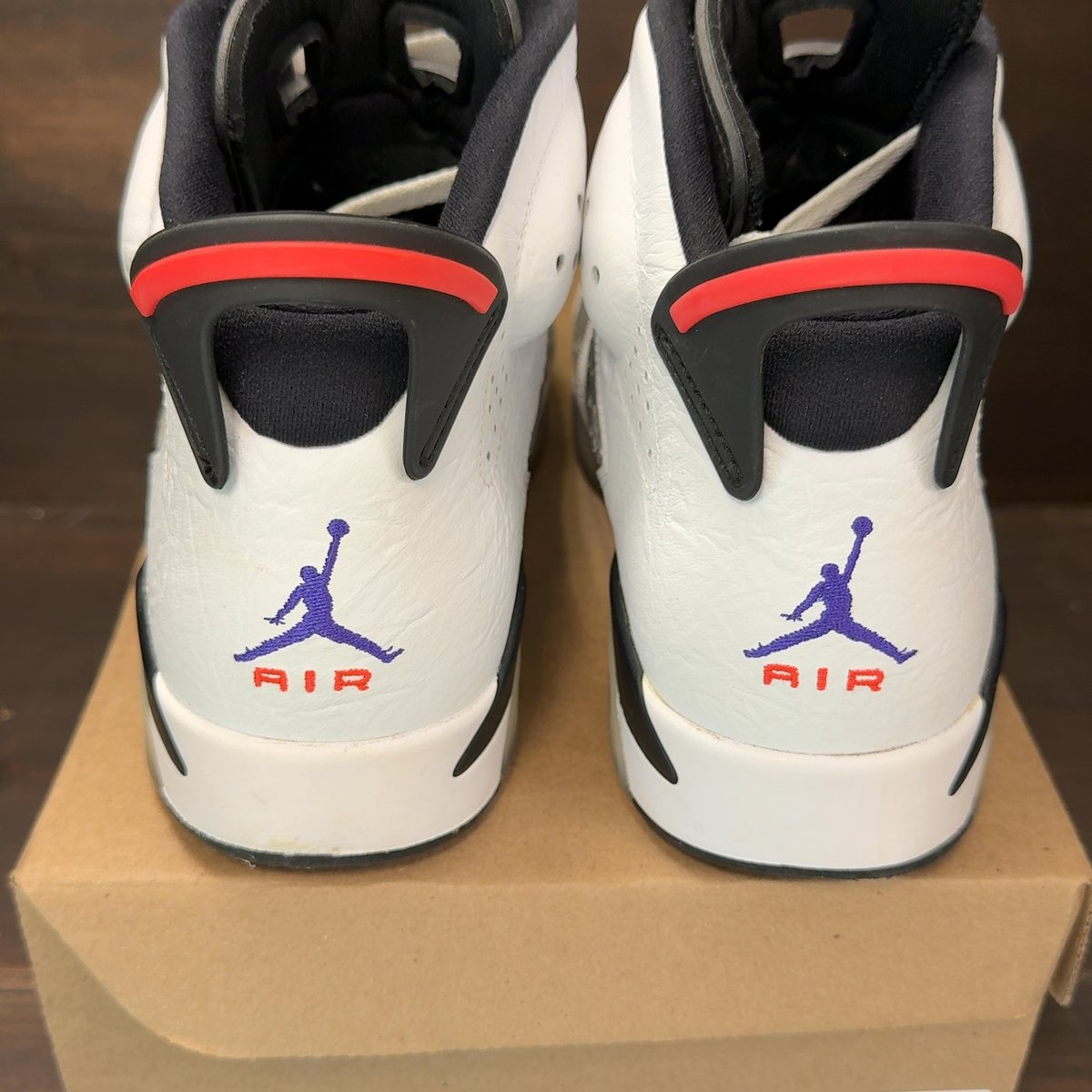 Jordan 6 Retro Flight Nostalgia Size 8.5 (Pre-Owned) - aux