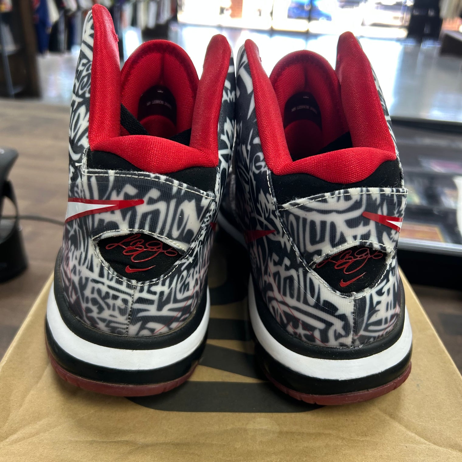 Graffiti LeBron 8 (2021) (USED, Replacement Box)