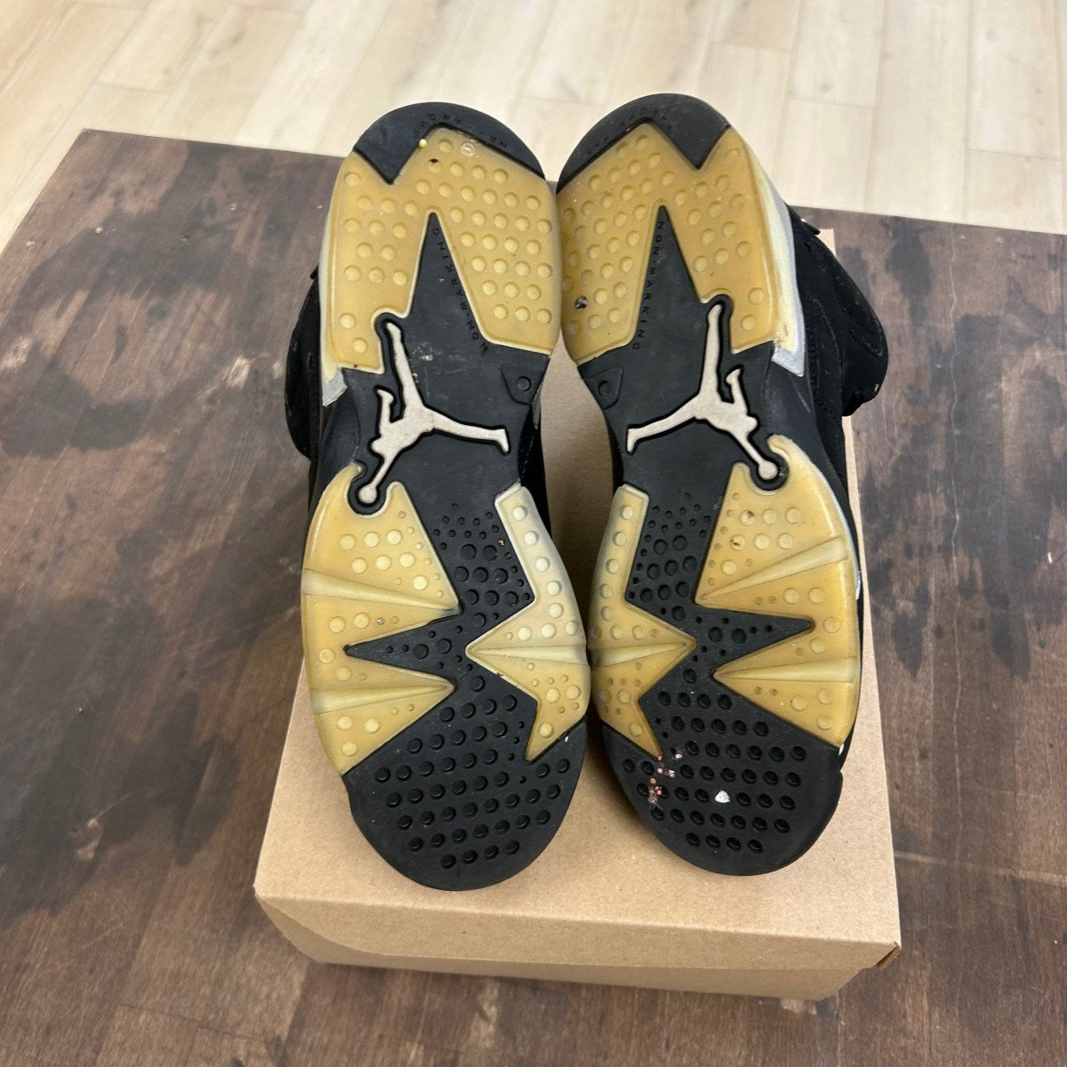 Jordan 6 Retro Chrome (GS) Size 6Y (Pre-Owned) - Image 5