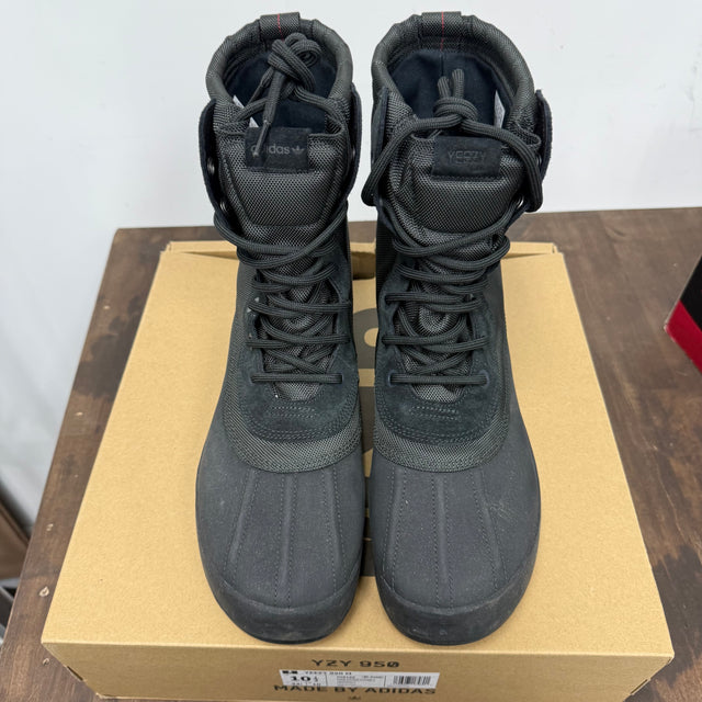 Pirate Black Yeezy Boot (2023) (USED)
