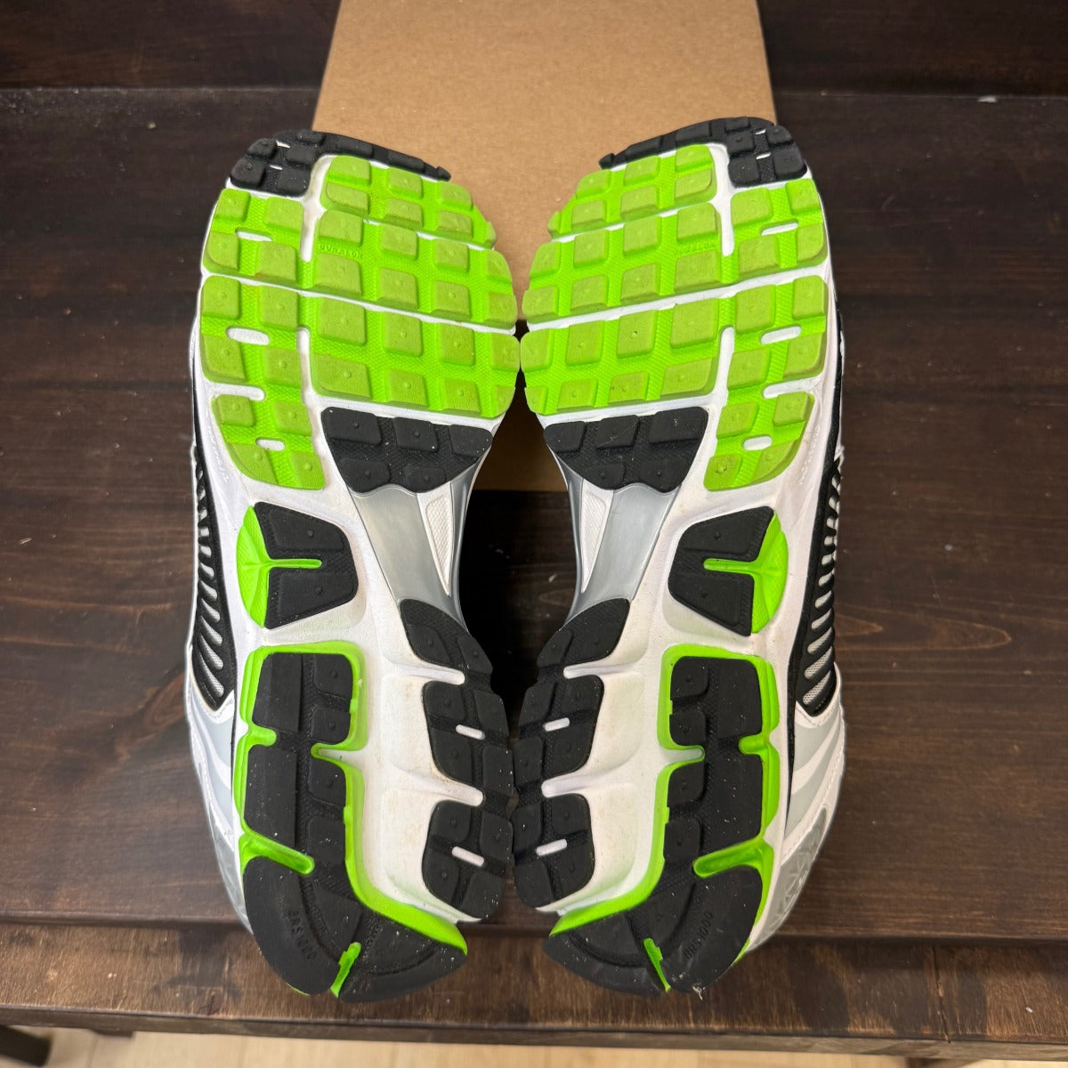 Nike Zoom Vomero 5 Electric Green Black Size 12.5 (Pre-Owned) - Image 6