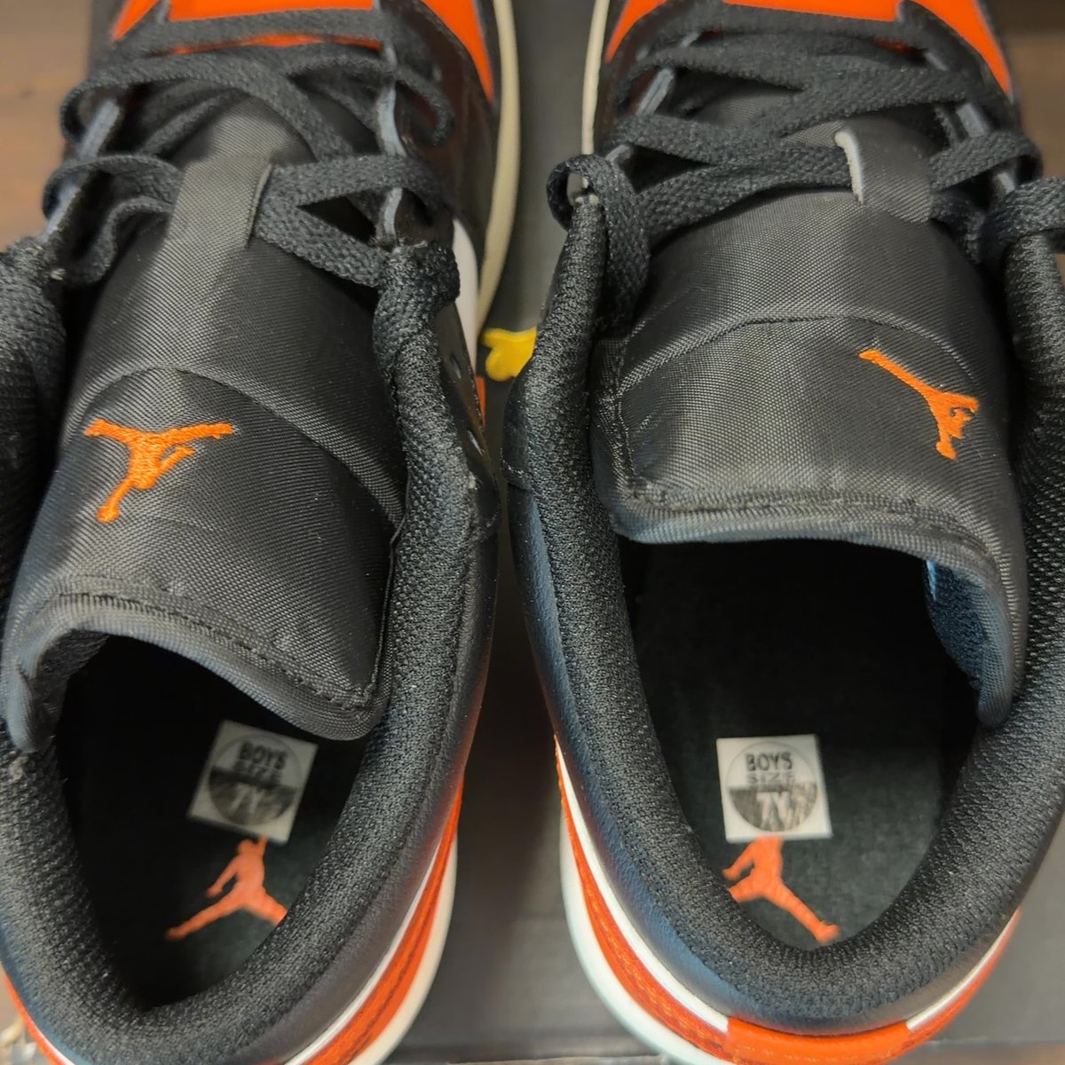 Jordan 1 Low Shattered Backboard Alternate (GS) Size 7Y (Pre-Owned) - aux
