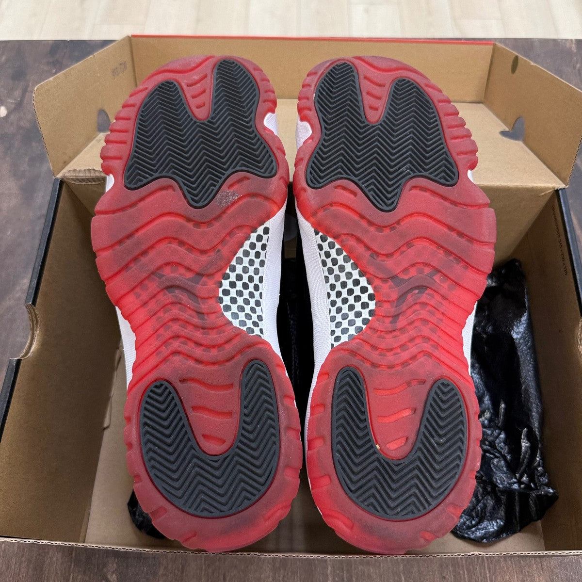 Jordan 11 Retro Playoffs Bred (2019) - Image 6