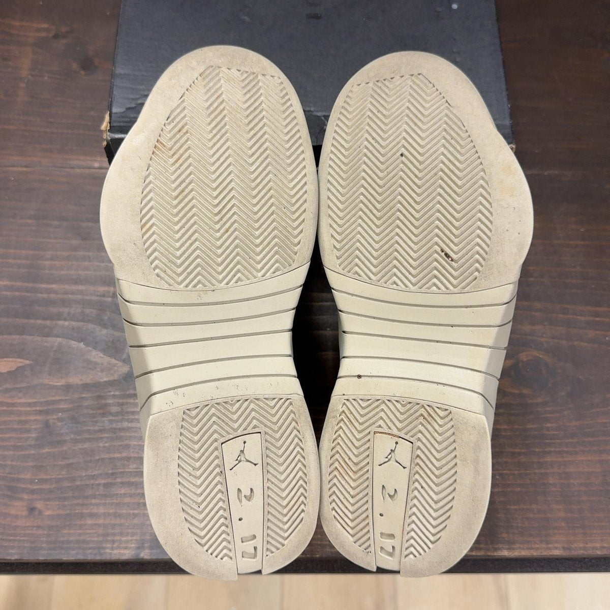 Jordan 15 Retro Billie Eilish (Women's) Size 7.5W (Pre-Owned) - aux