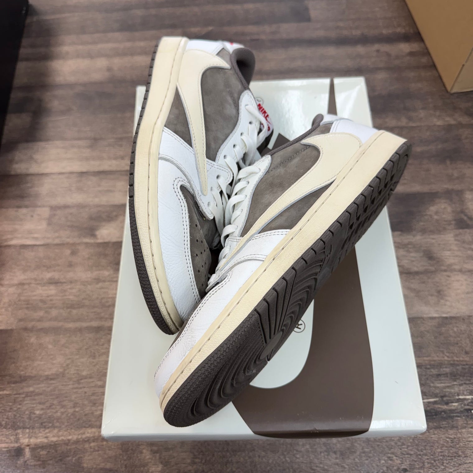 Reverse Mocha Travis Scott Jordan 1 Low (USED)