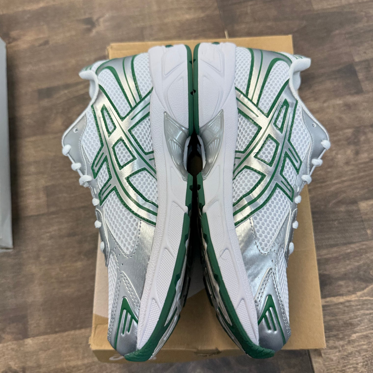 White Silver Green Asics Gel-1130 (USED)