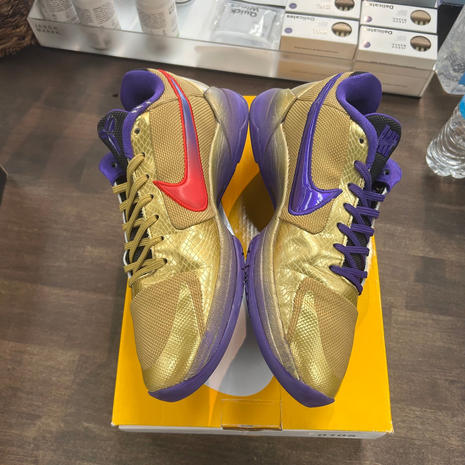 Undefeated Hall of Fame Kobe 5 Protro (USED)