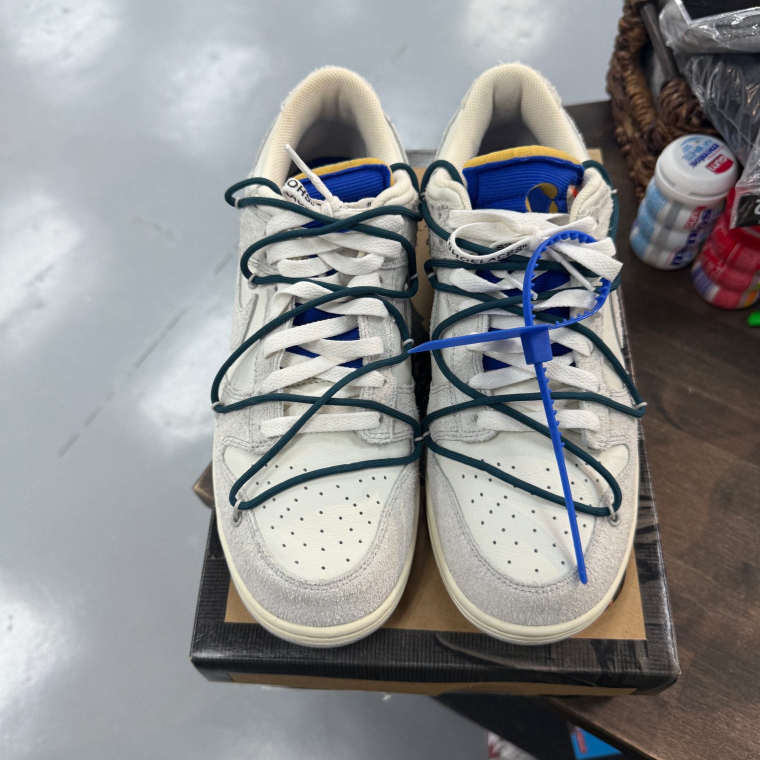 Off-White x Nike Dunk Low Lot 16 of 50 (Lightly Worn)