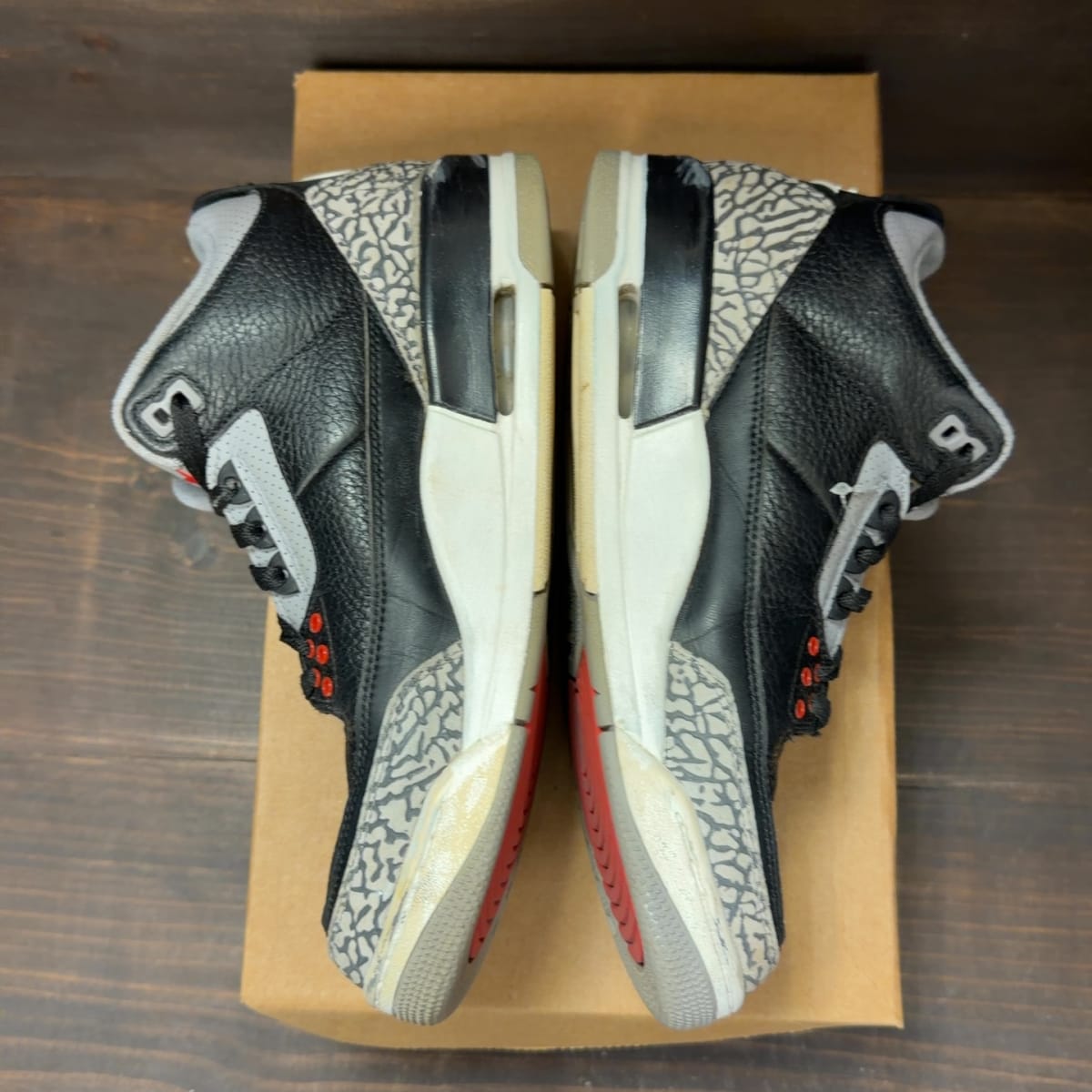 Jordan 3 Retro Black Cement (2018) Size 8.5 (Pre-Owned) - aux