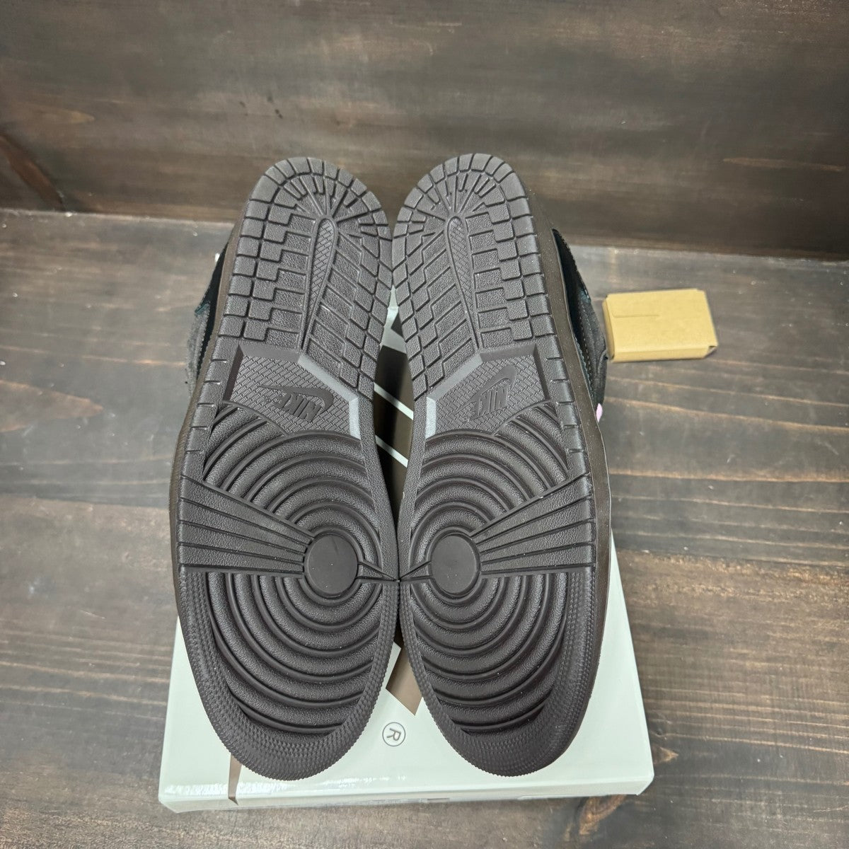 Jordan 1 Retro Low OG SP Travis Scott Velvet Brown - Image 6
