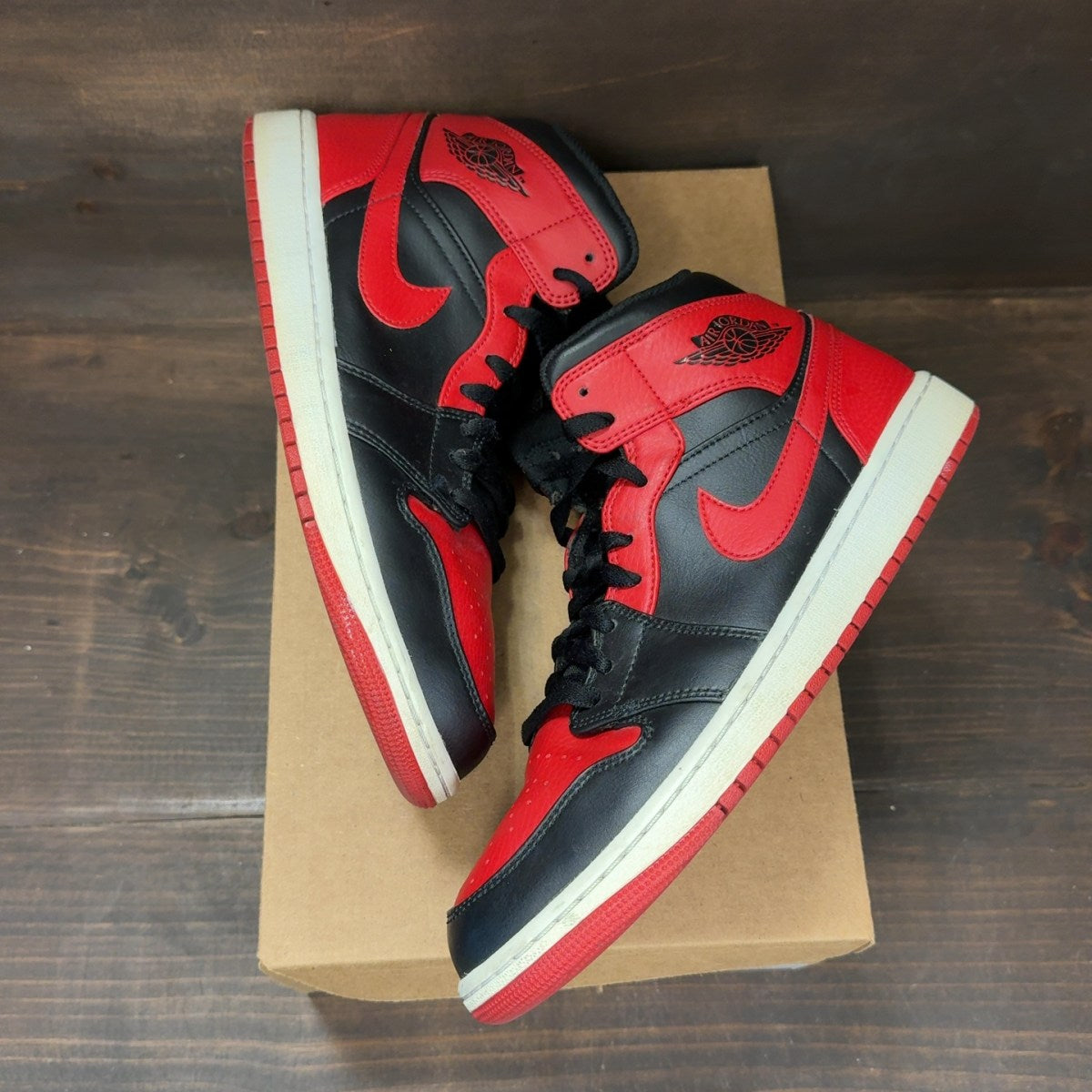 Jordan 1 Mid Banned (2020) Size 10.5 (Pre-Owned) - Image 2