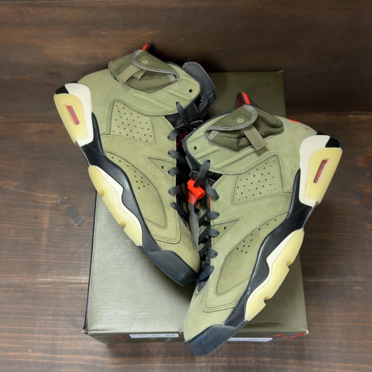 Jordan 6 Retro Travis Scott Size 9.5 (Pre-Owned) - back