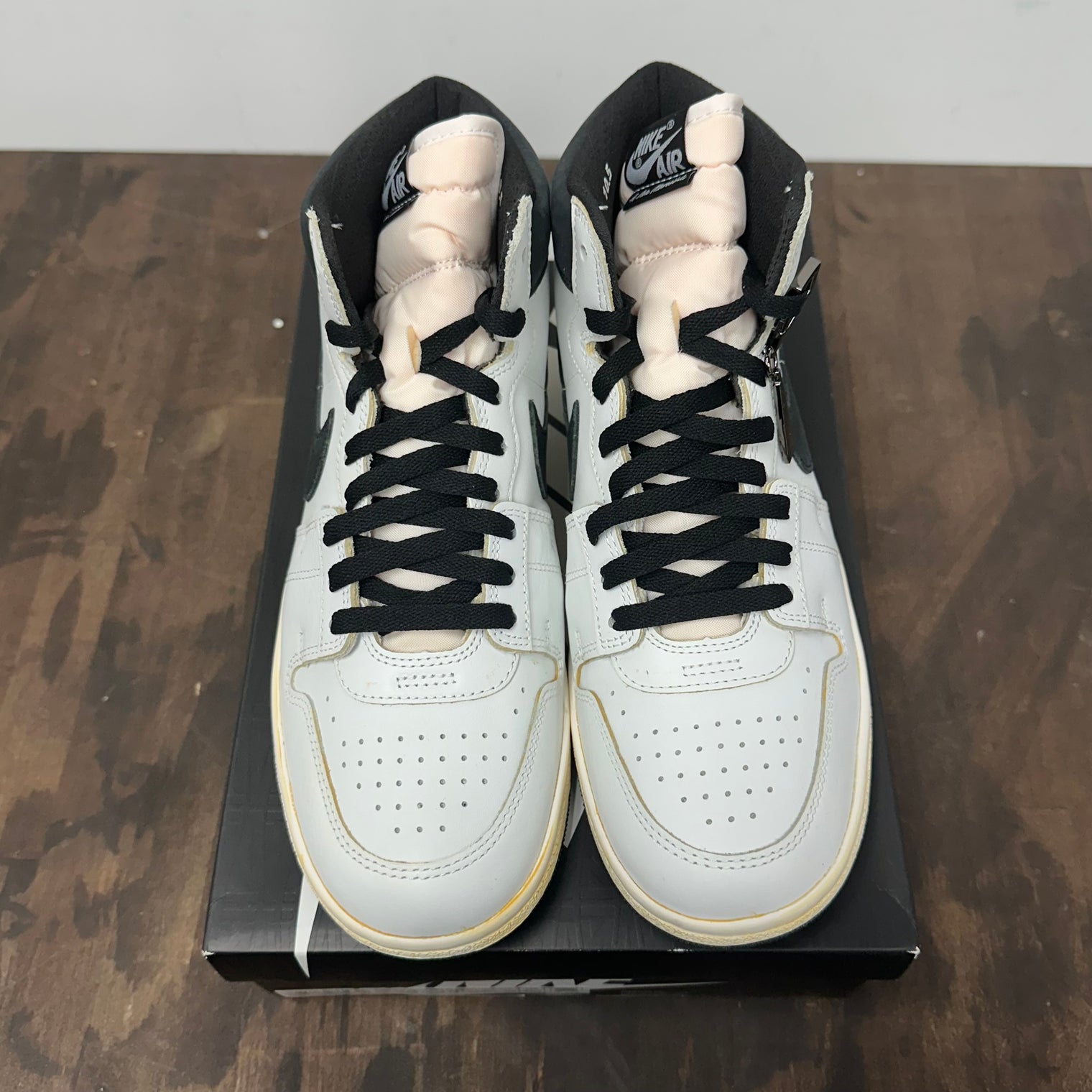 A Ma Maniere White Black Jordan Air Ship PE SP (USED)