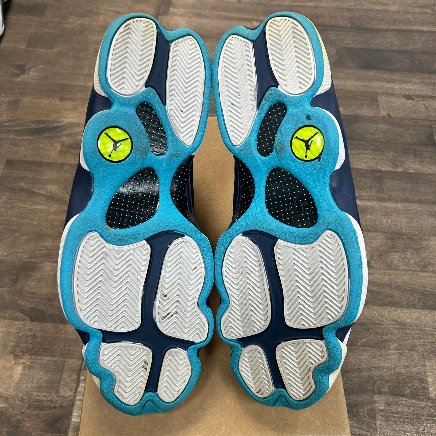 Hornets Jordan 13 Low (USED, No Box)