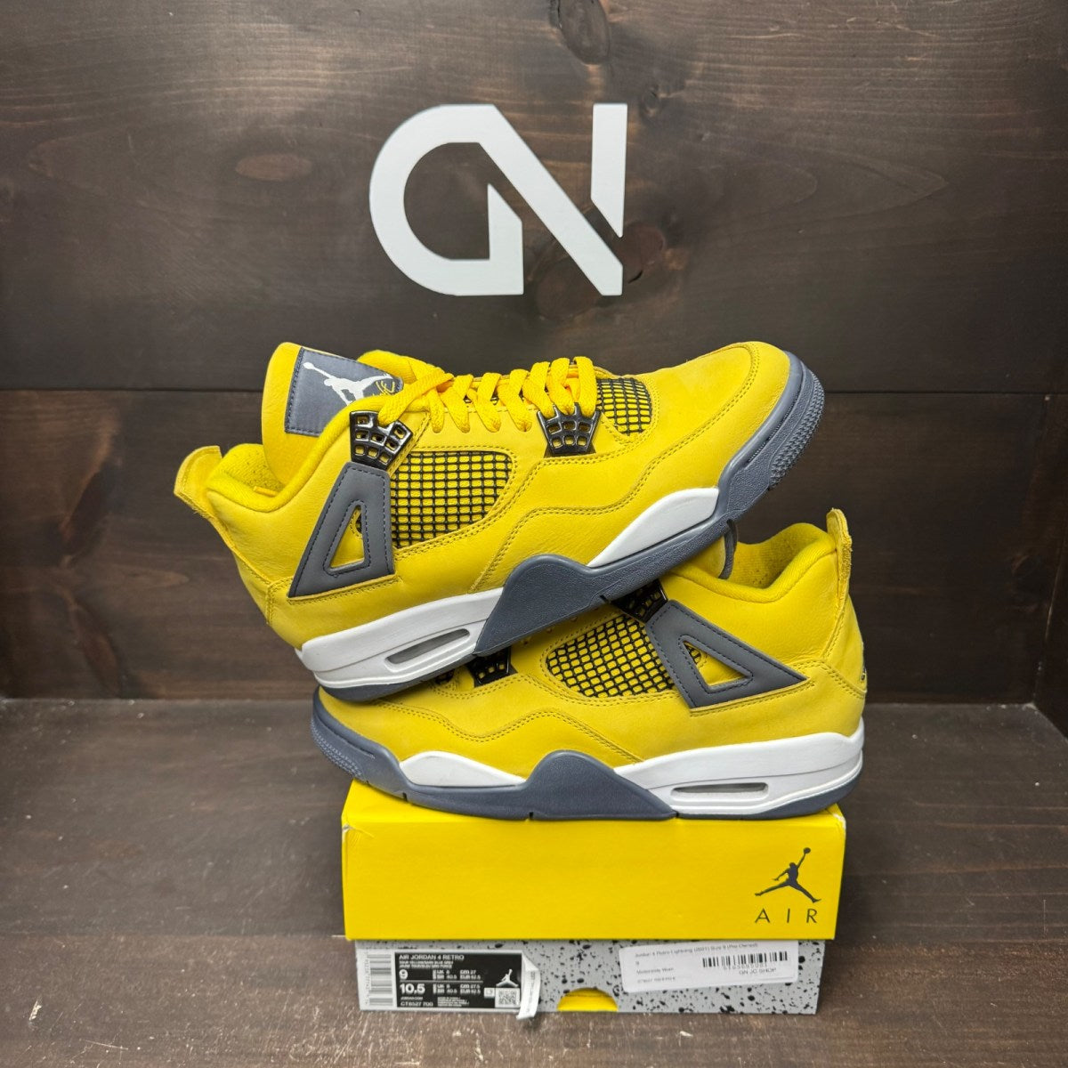 Jordan 4 Retro Lightning (2021) Size 9 (Pre-Owned) - front