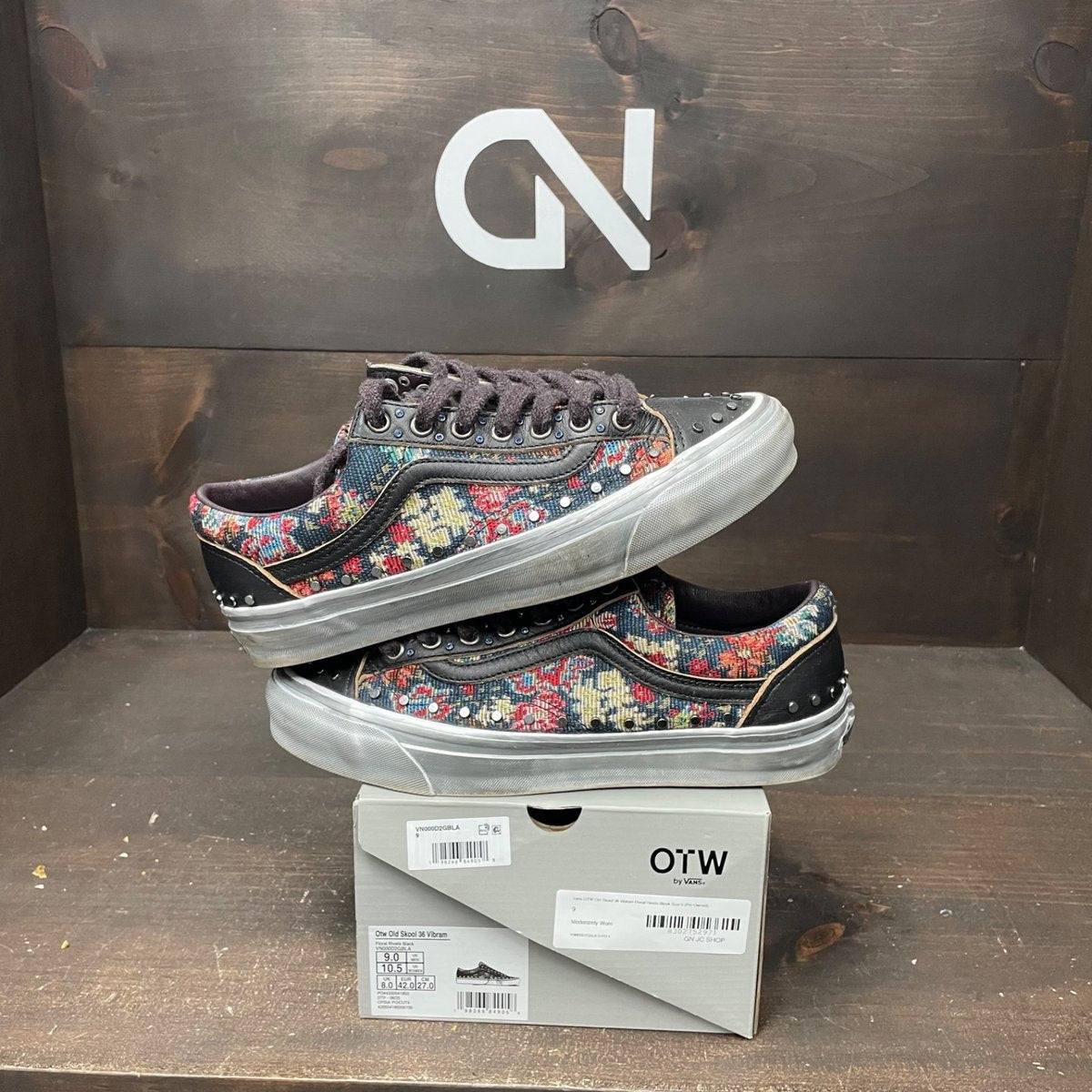 Vans OTW Old Skool 36 Vibram Floral Rivets Black Size 9 (Pre-Owned) - front
