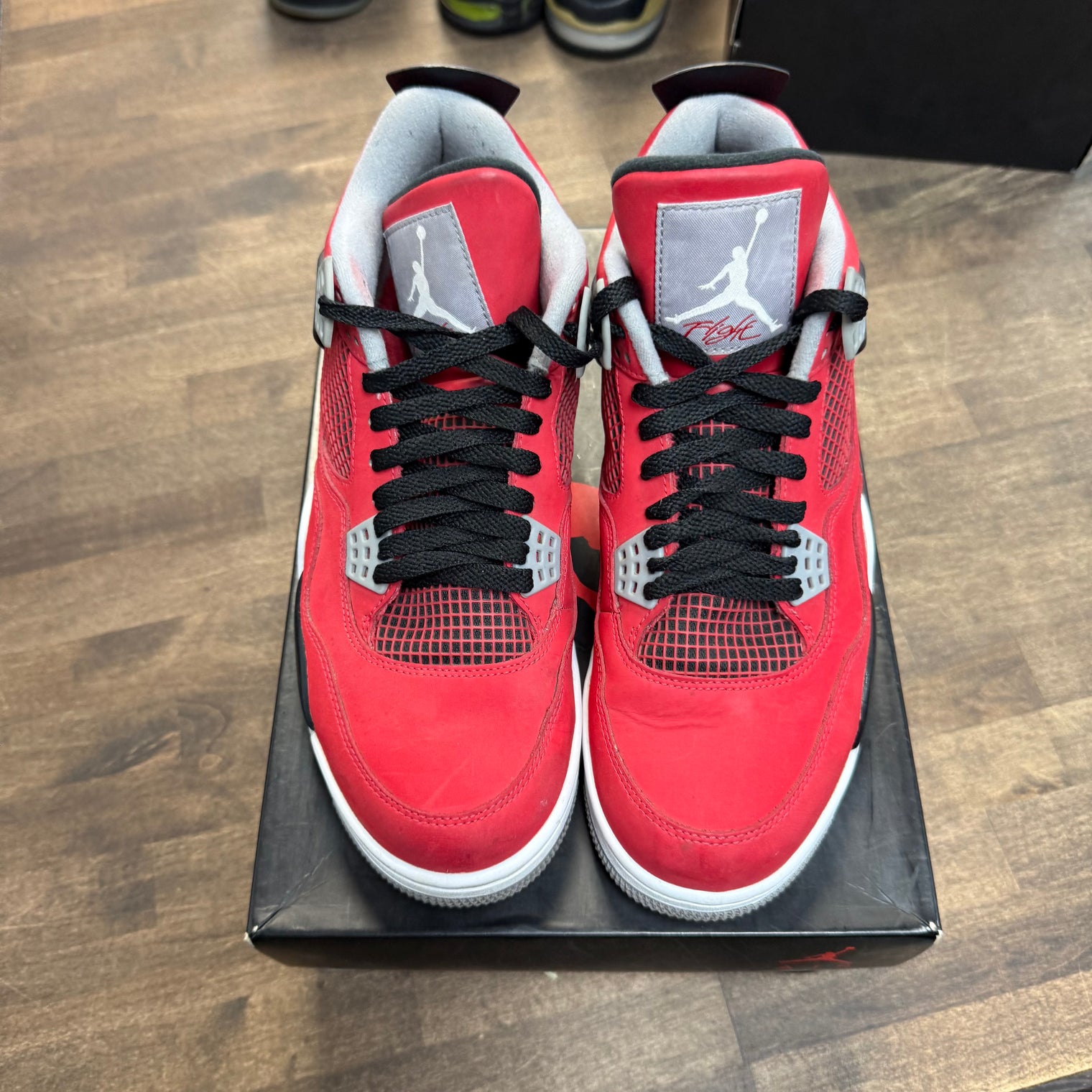 Toro Jordan 4 Retro (USED)