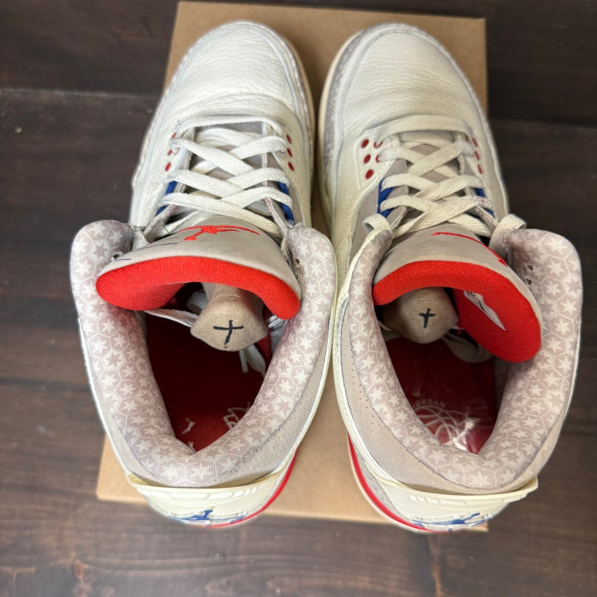 Jordan 3 Retro International Flight Size 11 (Pre-Owned) - Image 4