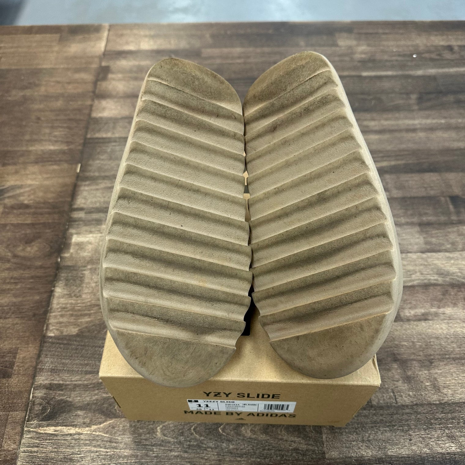 Pure Yeezy Slide (USED)