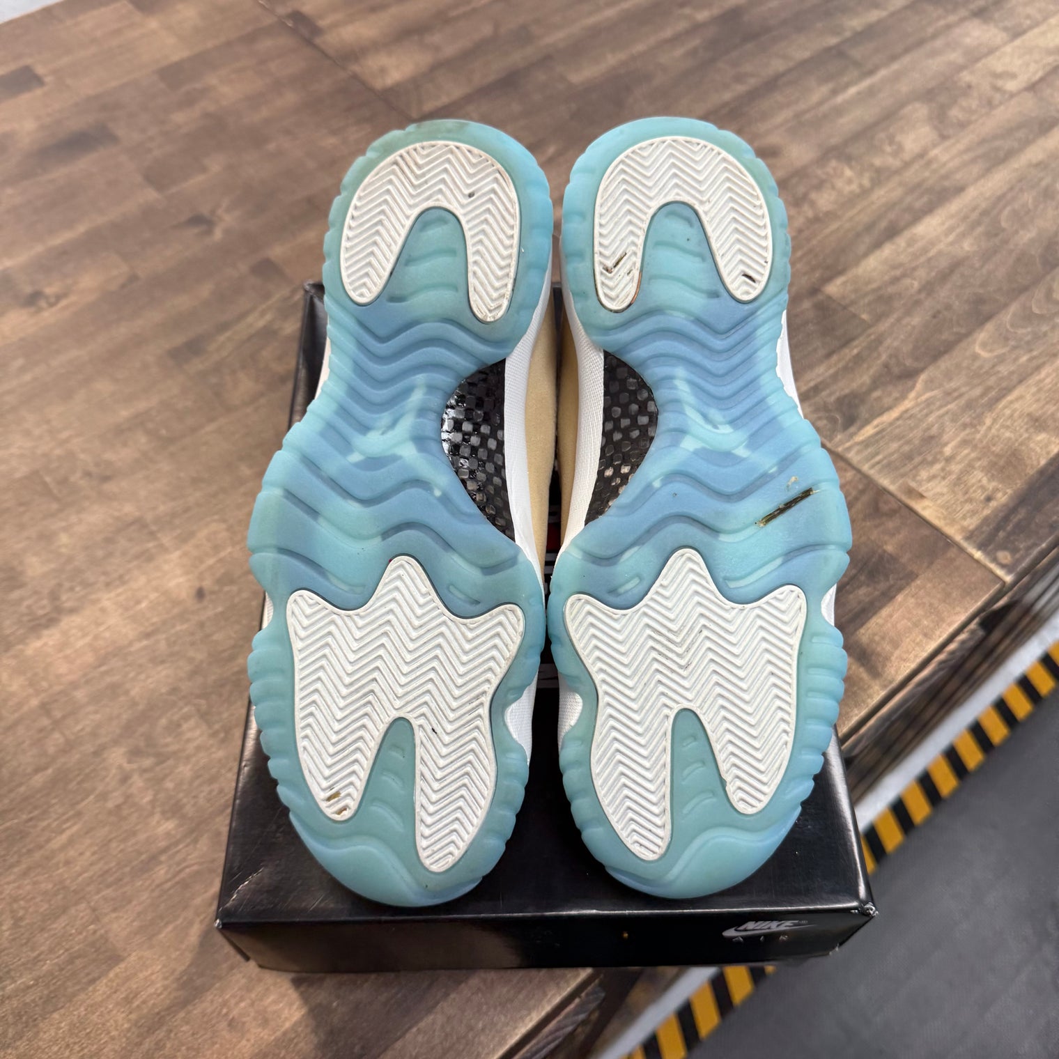 Jordan 11 Retro H-Town (Lightly Worn)