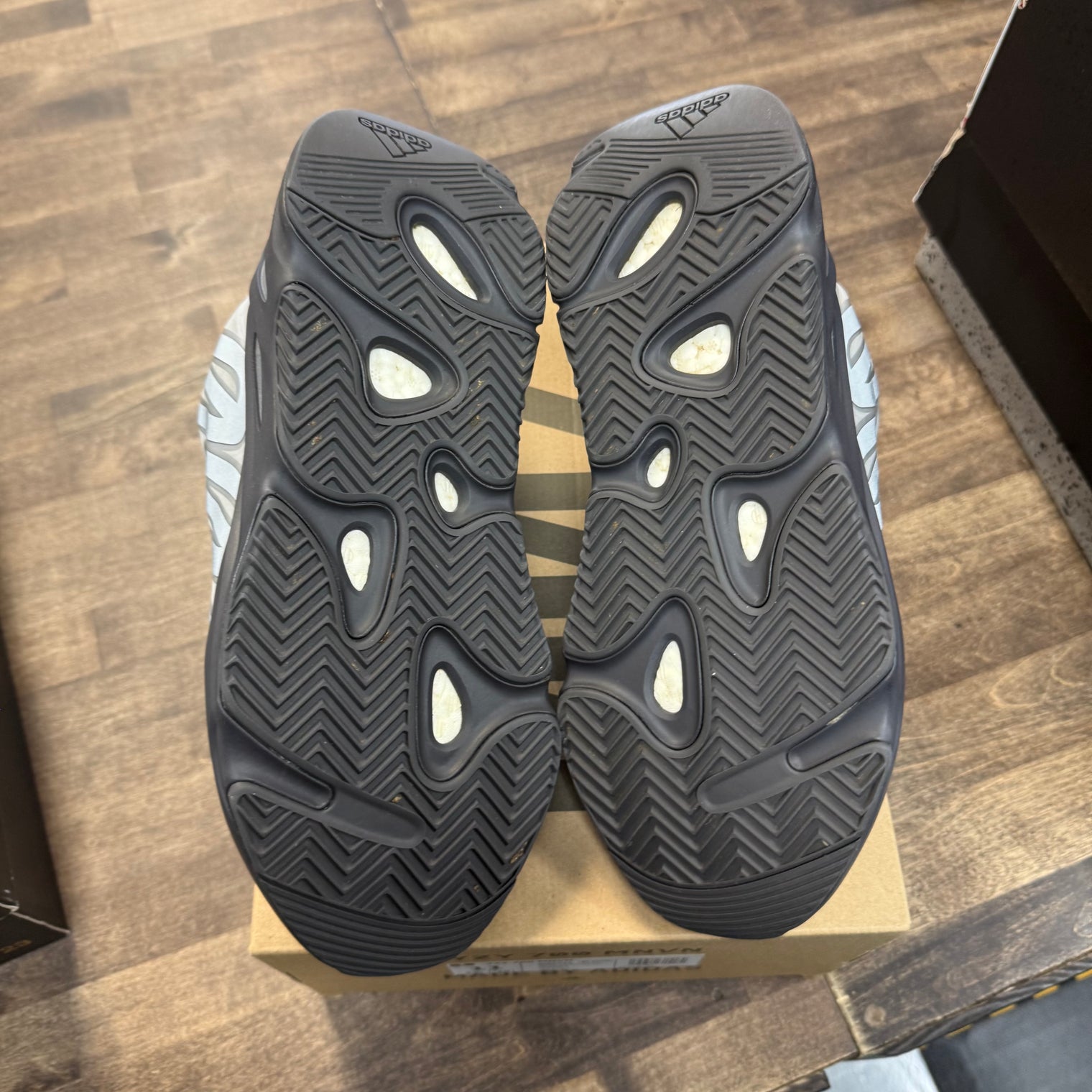 Metallic adidas Yeezy Boost 700 MNVN (USED)