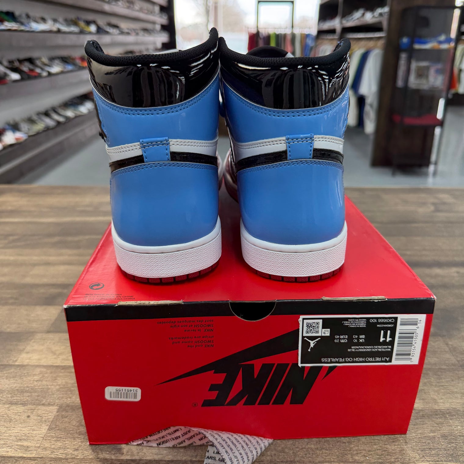 Jordan 1 Retro High Fearless UNC Chicago (US 11) (USED, No Lid)