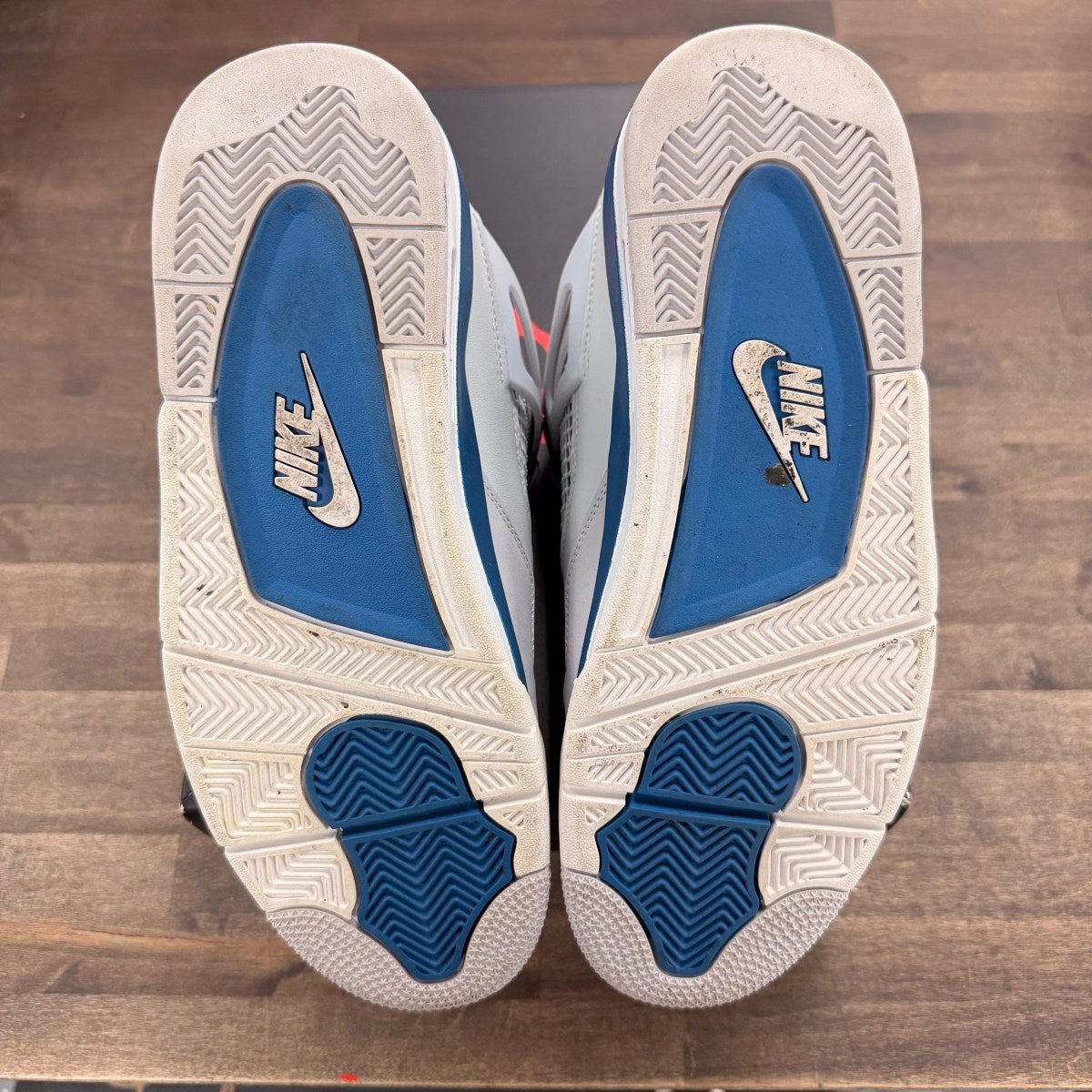 Jordan 4 Retro Military Blue (2024) Size 10 (Pre-Owned) - Image 5
