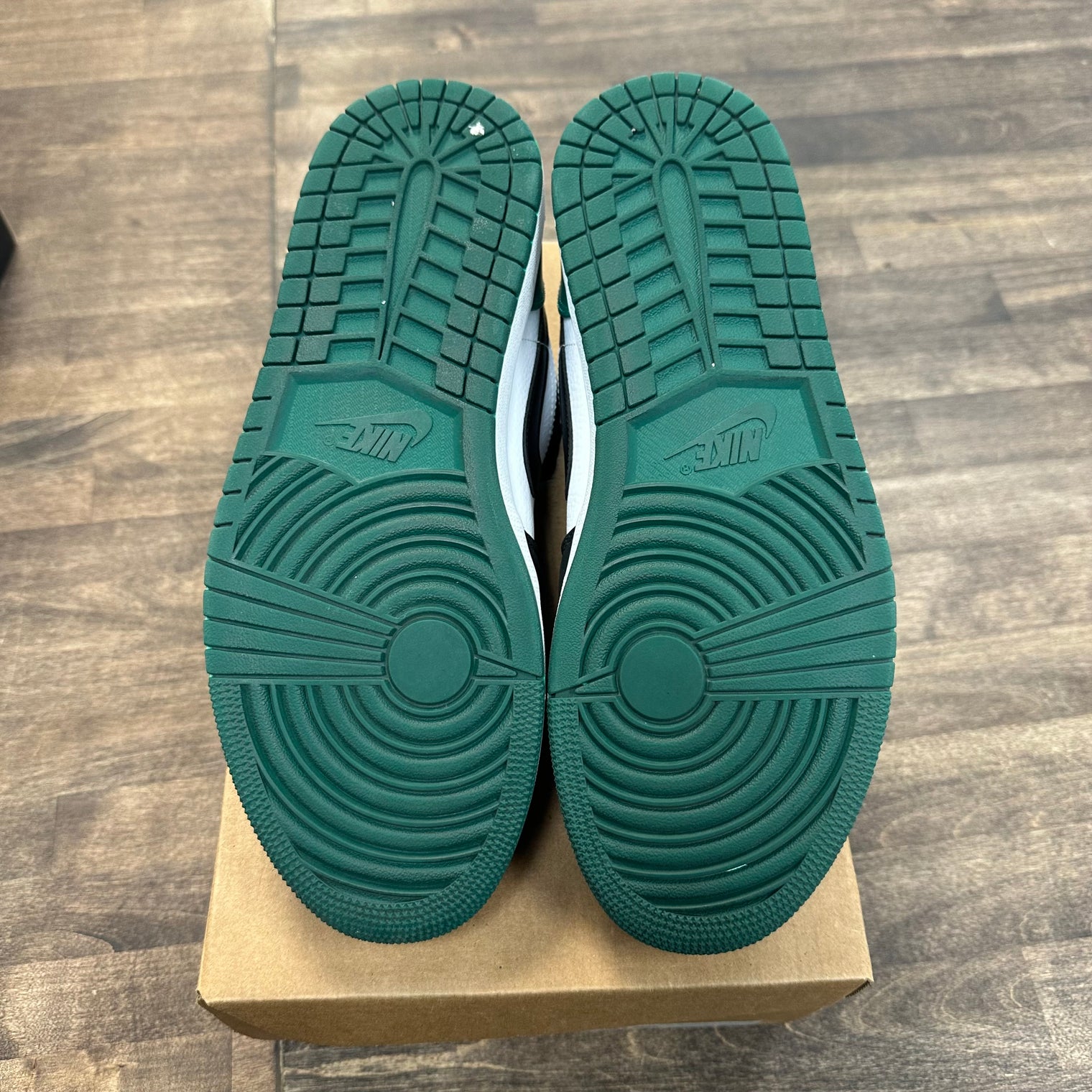 Mystic Green Jordan 1 Low (USED, No Box)