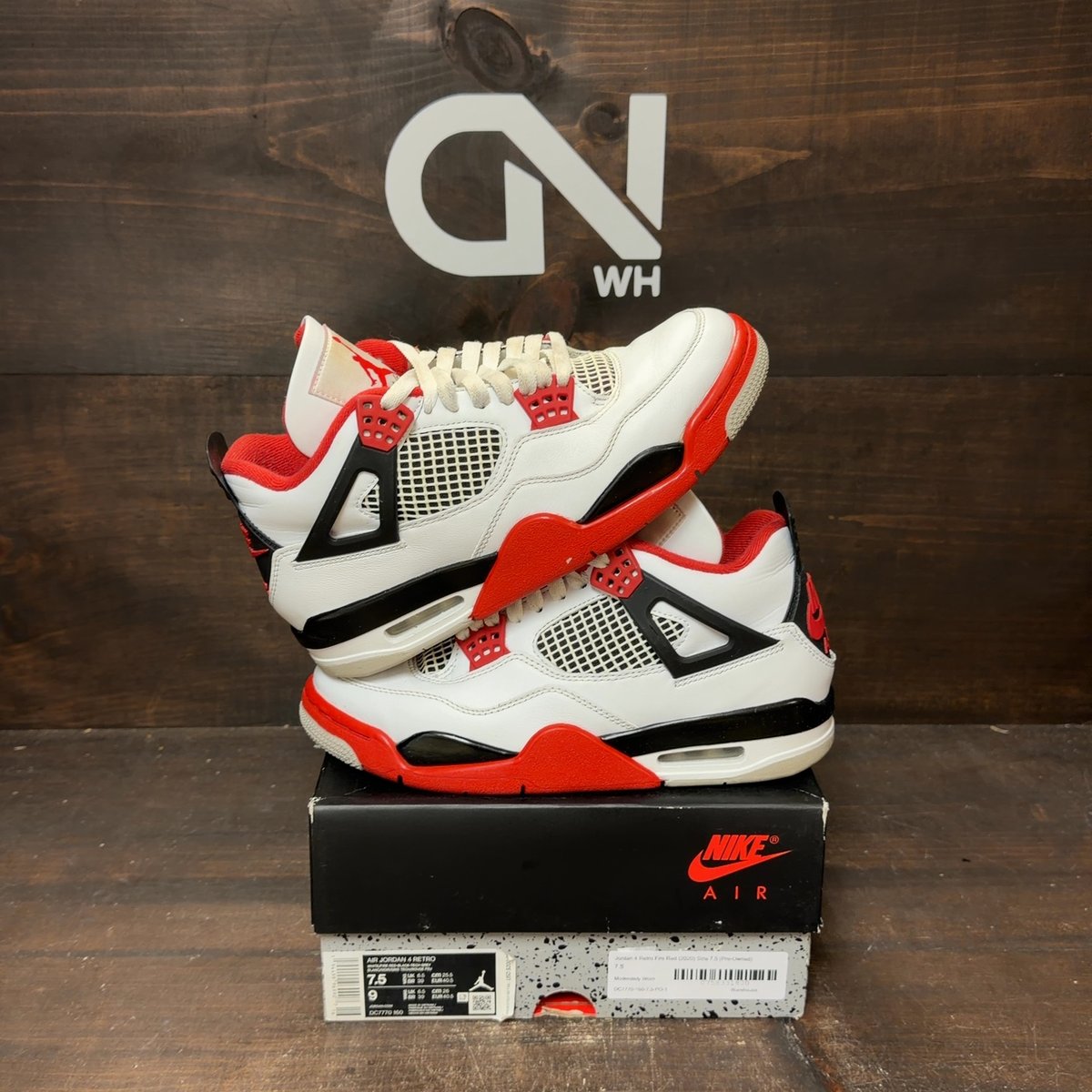 Jordan 4 Retro Fire Red (2020) Size 7.5 (Pre-Owned) - front