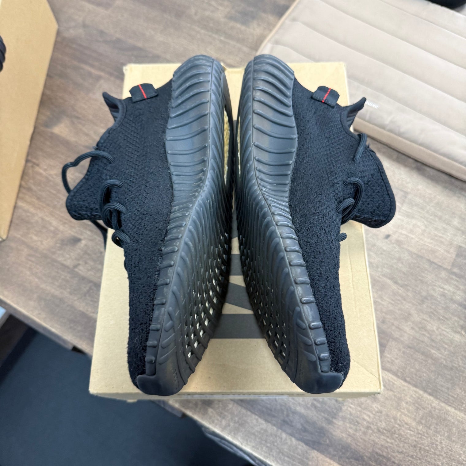 Bred Yeezy 350 (USED)