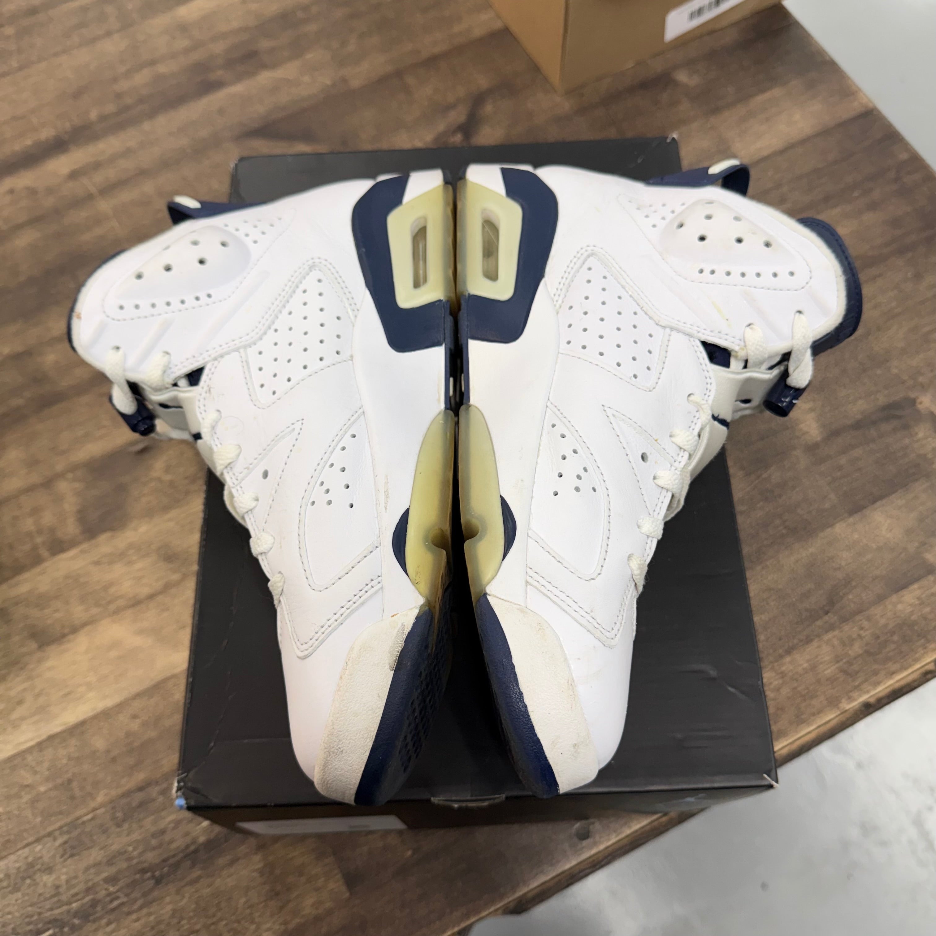 Jordan 6 Retro Midnight Navy (2022) (US 9.5) (USED, Replacement Box) Size 9.5 (Pre-Owned) - Image 3