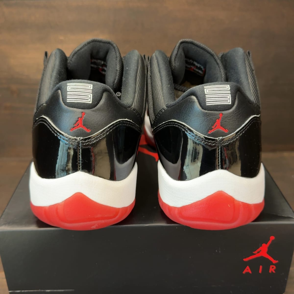 Jordan 11 Retro Low Bred (2025) Size 10.5 (Pre-Owned) - aux