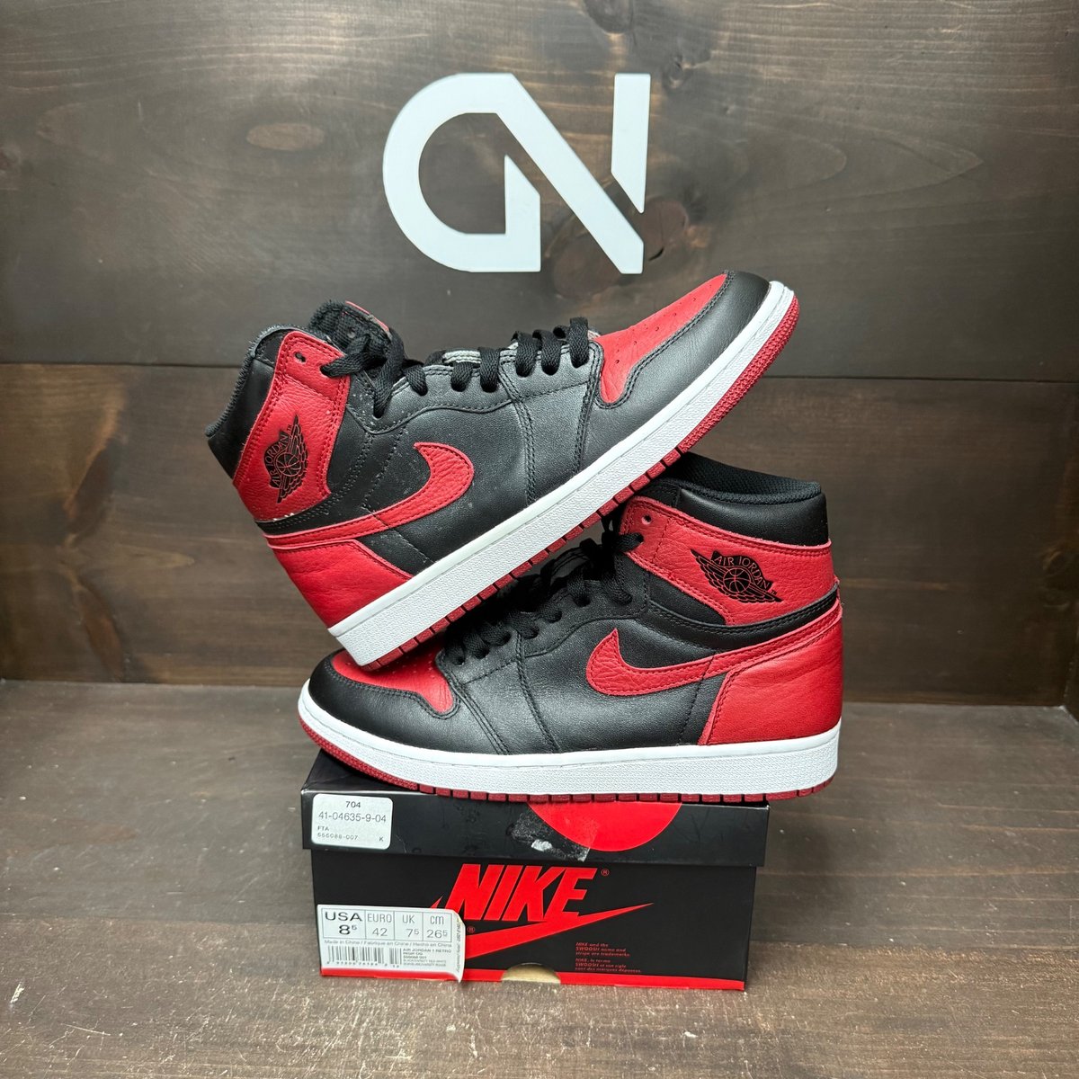 Jordan 1 Retro High Bred Banned (2016) Size 8.5 (Pre-Owned) - front