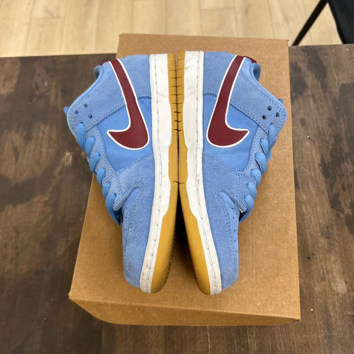 Nike SB Dunk Low Philadelphia Phillies Size 5.5 (Pre-Owned) - Image 3