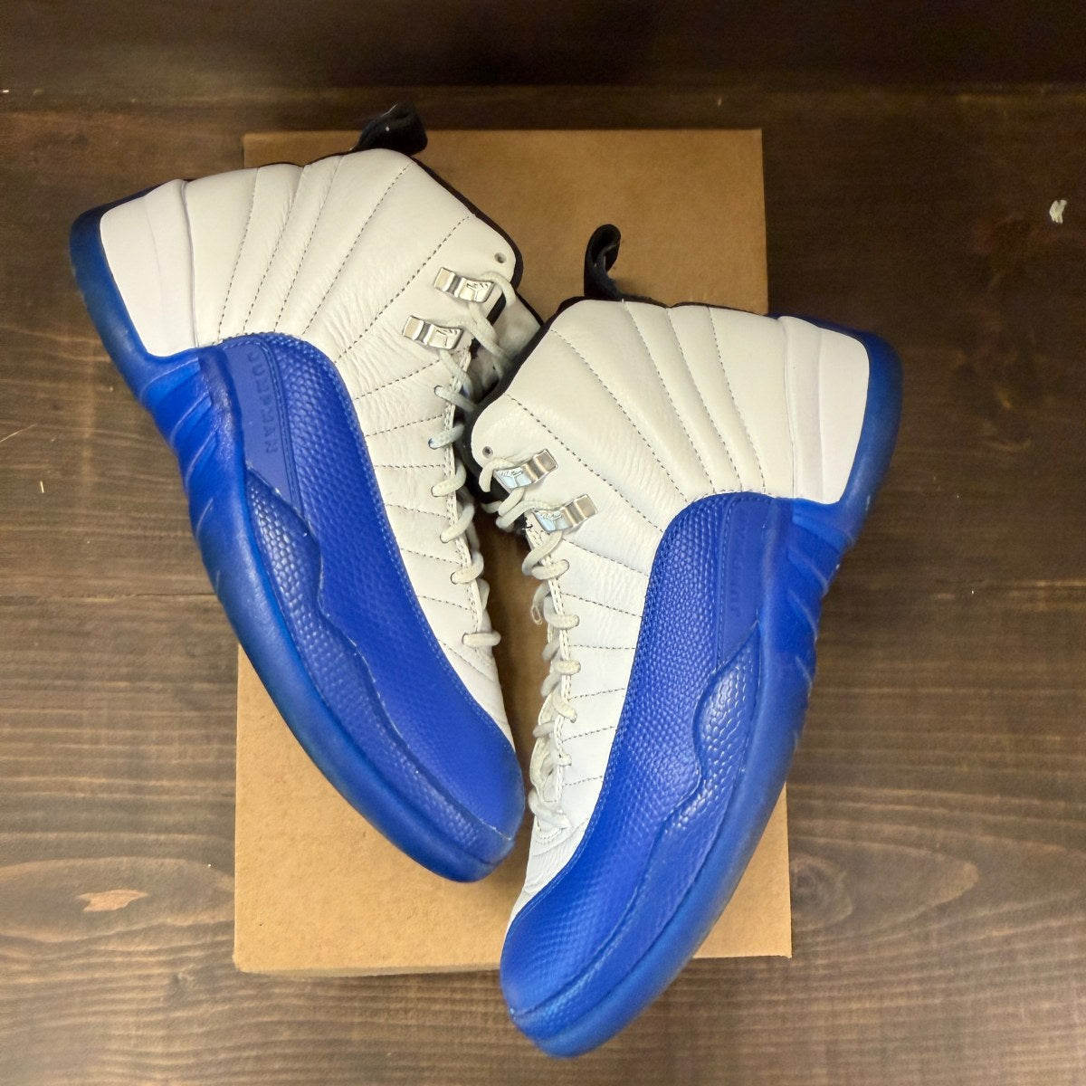 Jordan 12 Retro Blueberry Size 8 (Pre-Owned) - Image 2