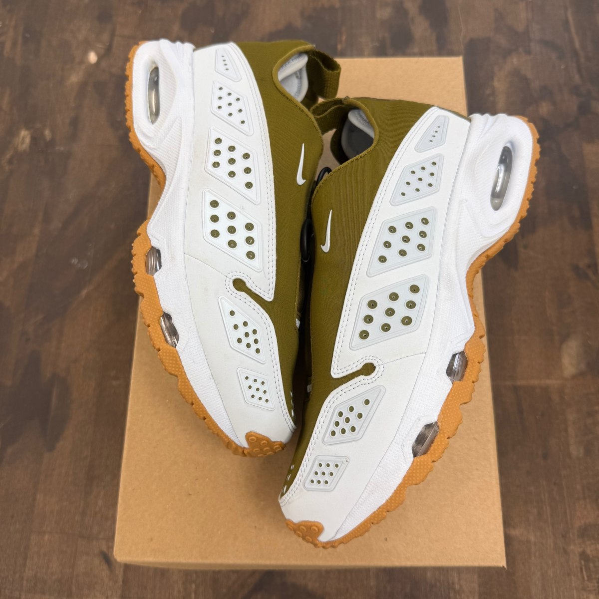 Nike Air Max Sunder Olive Flak (Women's) Size 7.5W (Pre-Owned) - Image 1