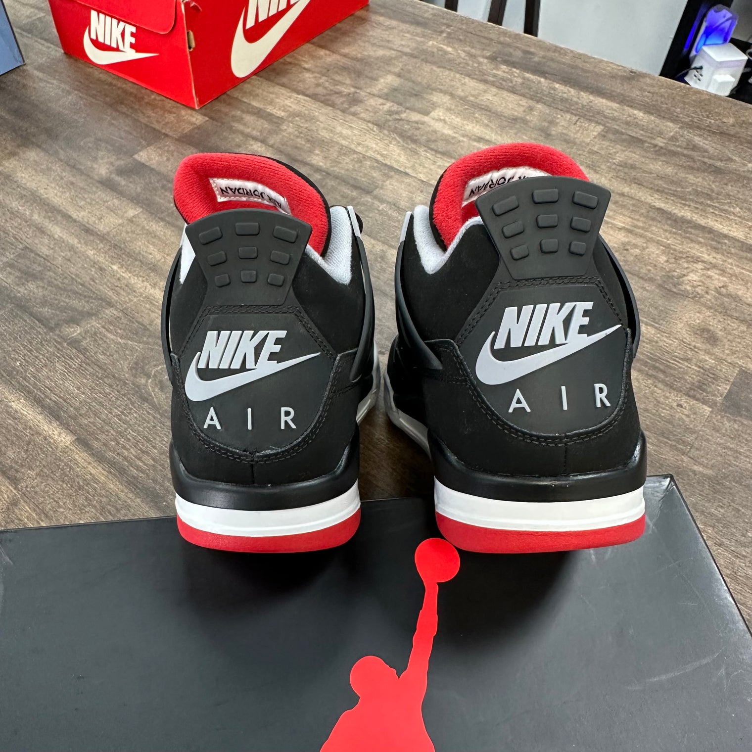 Bred Jordan 4 (2019) (USED)