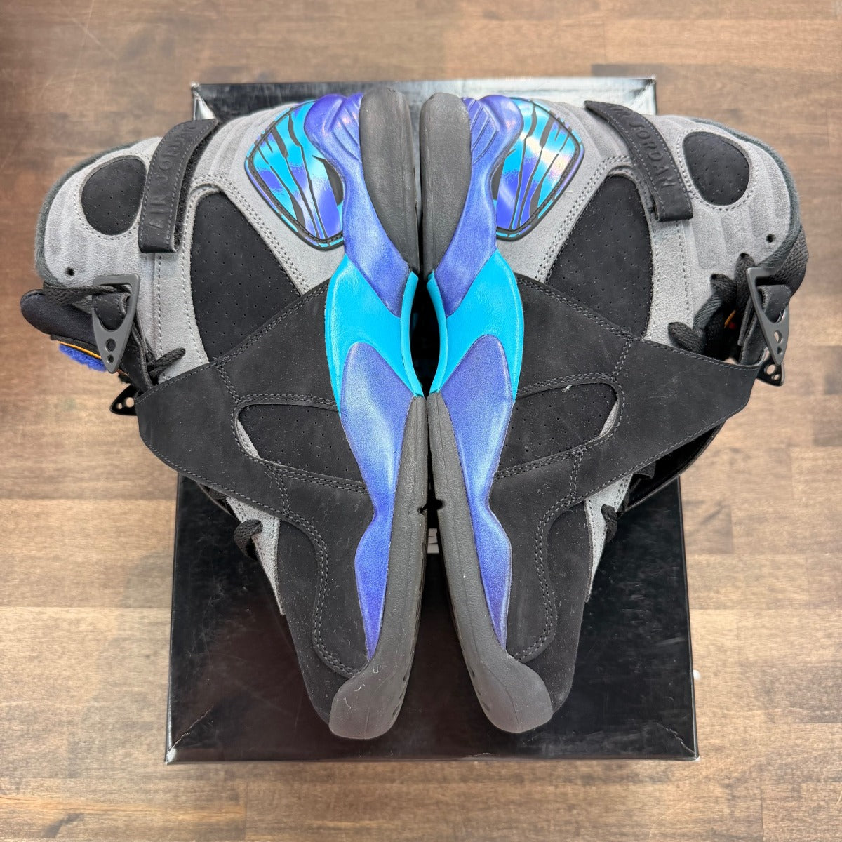 Jordan 8 Retro Aqua (2025) Size 9 (Pre-Owned) - Image 3